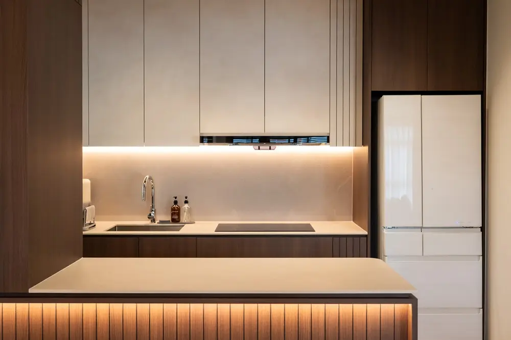 Two-Tone Open Concept HDB Kitchen サイズ調整.webp