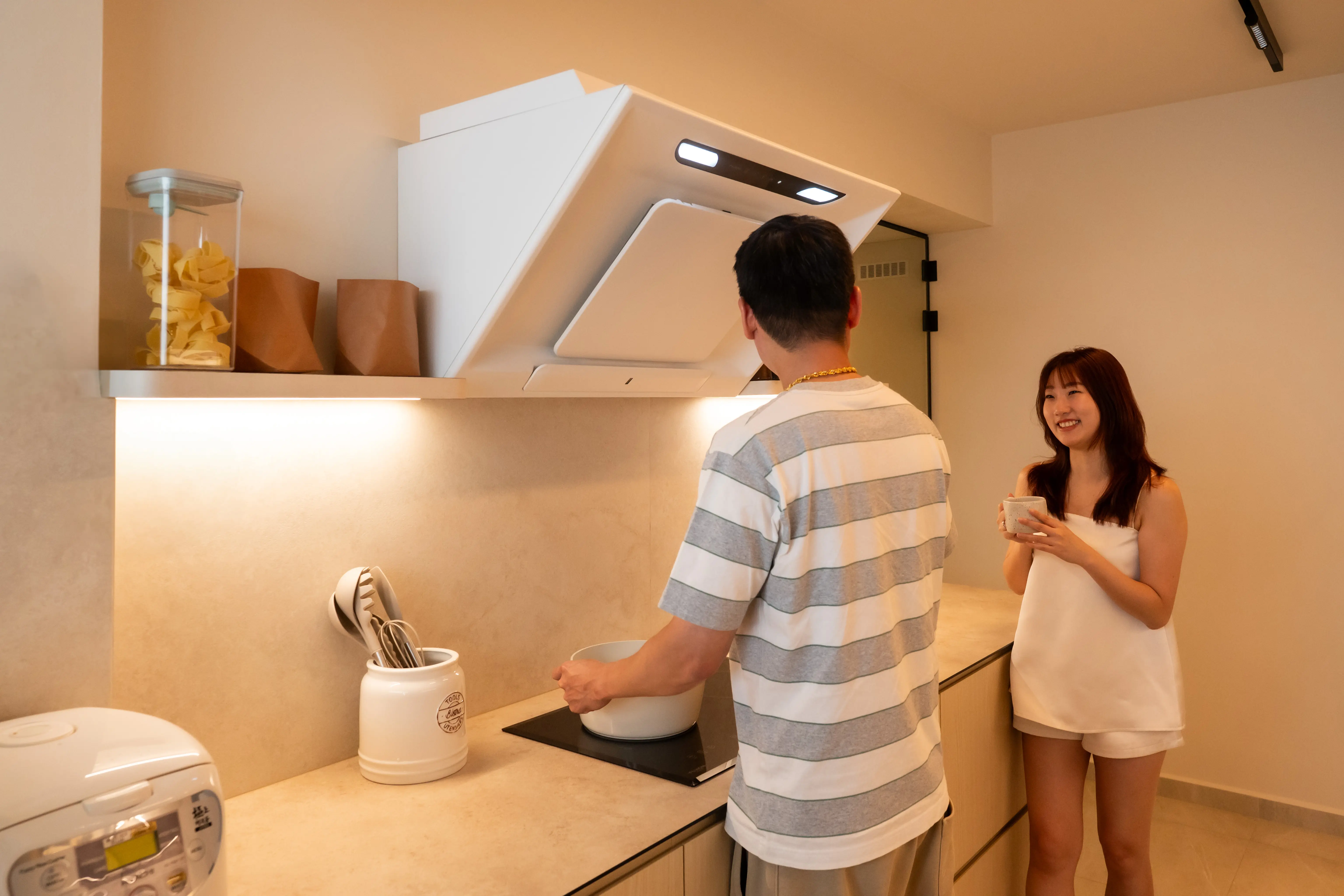 FUJIOH White Cooker Hood.webp